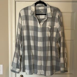 Women’s ll bean buffalo plaid flannel.